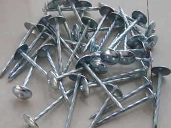 應(yīng)用廣泛的噸桶吹塑機(jī)